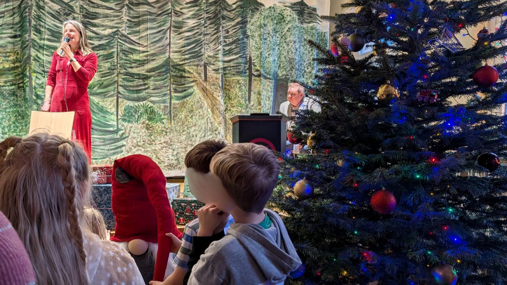 Ein Nachmittag voller Licht: Adventsmarkt 2025 im Kinderheim „Erich-Weinert“