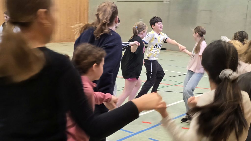 Schulsozialarbeit verbindet: „Our Song 13.0“ begeistert Schüler*innen in Dessau-Roßlau