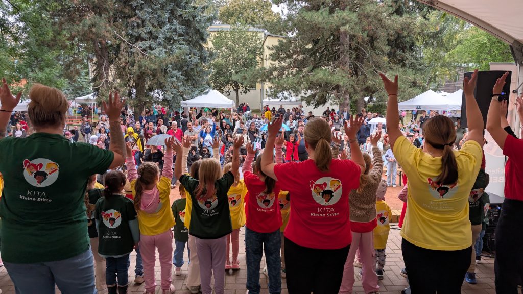 Stark für Kinder. Stark für Menschlichkeit: Über 1.200 Gäste feiern Stiftungsfest am Weltkindertag